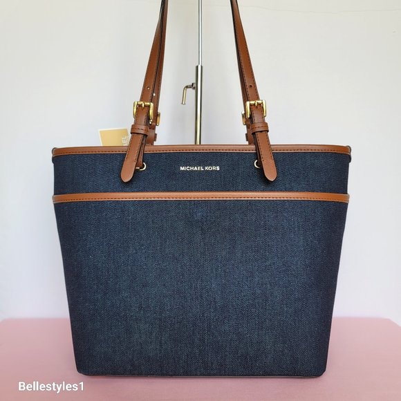 s_6a319379c71ba1828ff75ff3.jpg MICHAEL KORS Winston Medium Denim Top Zip Pocket Tote- Dark Denim Multi⭐